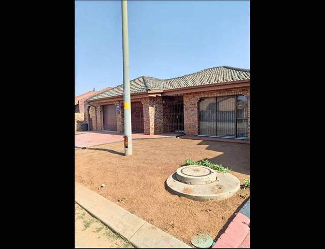 4 BEDROOM HOUSE FOR SALE IN KATLEHONG SOUTH